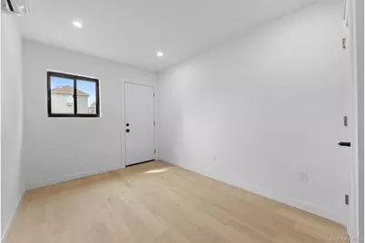443 Effingham Avenue, Bronx, NY 10473 - Photo 9