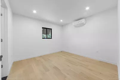 443 Effingham Avenue, Bronx, NY 10473 - Photo 13