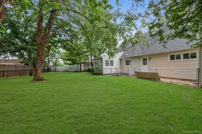 63 Avondale Street, Valley Stream, NY 11581 - Photo 15