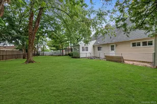 63 Avondale St, Valley Stream, NY 11581 - Photo 15