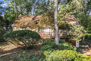 5 Everest Ct, Huntington Station, NY 11746 - Photo 3