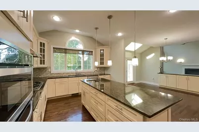 17 Chestnut Street, Hopewell Junction, NY 12533 - Photo 3