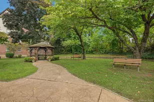 10 Oakridge Pl, Eastchester, NY 10709 - Photo 19