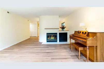 137 Stone Meadow #137, South Salem, NY 10590 - Photo 5