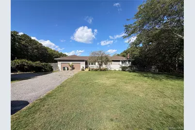 245 N Sunrise Service Road, Manorville, NY 11949 - Photo 23