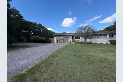 245 N Sunrise Service Road, Manorville, NY 11949 - Photo 3