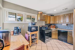 30 Janet Dr, Plainview, NY 11803 - Photo 23