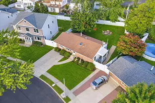 30 Janet Dr, Plainview, NY 11803 - Photo 9