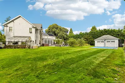1325 Harbor Road, Hewlett, NY 11557 - Photo 31