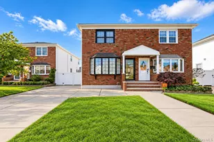10 Hitchcock Ave, New York, NY 10306 - Photo 1