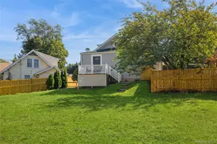 18 Juniper Pl, Huntington, NY 11743 - Photo 35