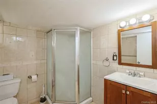 18 Juniper Pl, Huntington, NY 11743 - Photo 33