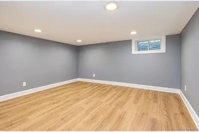 18 Juniper Place, Huntington, NY 11743 - Photo 29