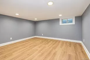 18 Juniper Pl, Huntington, NY 11743 - Photo 29