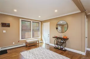 18 Juniper Pl, Huntington, NY 11743 - Photo 7
