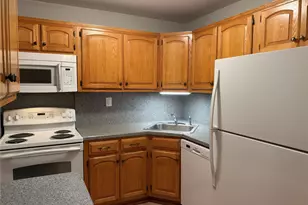 405 Woodbridge Dr, Ridge, NY 11961 - Photo 5