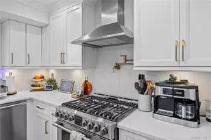 2928 Charlotte Dr, Merrick, NY 11566 - Photo 9