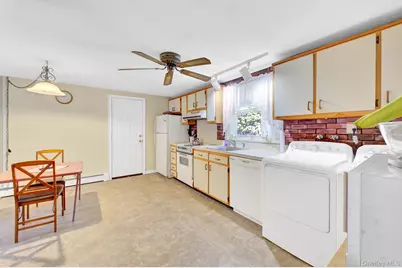 14 Campus Lane, Ronkonkoma, NY 11779 - Photo 5