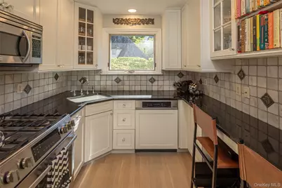 22 Normandy Terrace, Bronxville, NY 10708 - Photo 13
