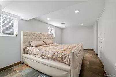636 Diane Place, Woodmere, NY 11581 - Photo 19