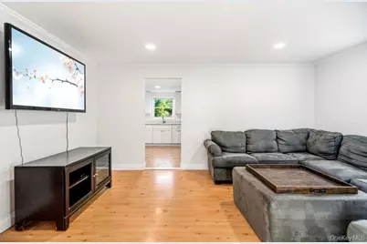 26 Northridge Street, Patchogue, NY 11772 - Photo 5