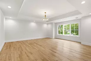 654A Caledonia Rd, Dix Hills, NY 11746 - Photo 13