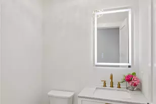 654A Caledonia Rd, Dix Hills, NY 11746 - Photo 11