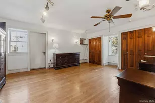 132 E 238th St, Bronx, NY 10470 - Photo 23