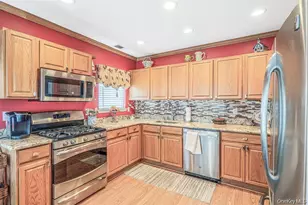 63 Madison Cir, Middle Island, NY 11953 - Photo 11
