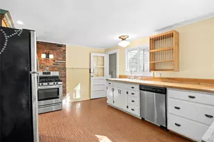 275 Main Bayview Rd, Southold, NY 11971 - Photo 3