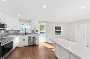 71 Roderick Rd, West Islip, NY 11795 - Photo 5