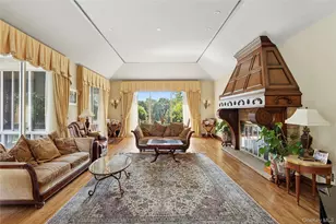 13 Chanticlare Dr, Manhasset, NY 11030 - Photo 13