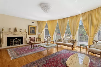 13 Chanticlare Drive, Manhasset, NY 11030 - Photo 5