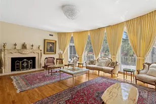 13 Chanticlare Dr, Manhasset, NY 11030 - Photo 5