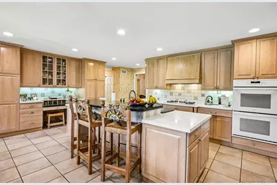 238 Cedar Avenue, Hewlett Bay Park, NY 11557 - Photo 15