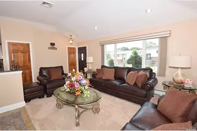 203 Chelsea Avenue, West Babylon, NY 11704 - Photo 9
