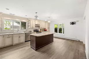 20 Hilltop Ave, Mount Sinai, NY 11766 - Photo 5