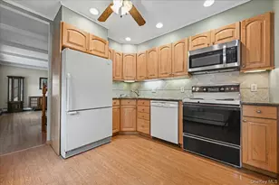 23 Saucer Ln, Levittown, NY 11756 - Photo 9