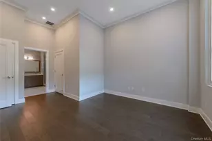100 Garvies Point Rd, Glen Cove, NY 11542 - Photo 9