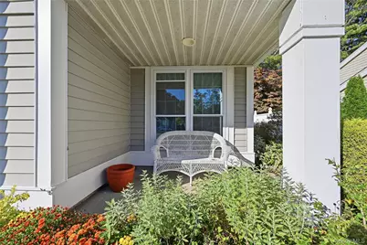 9 Amagansett Court, Ridge, NY 11961 - Photo 3
