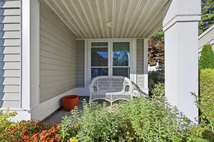 9 Amagansett Ct, Ridge, NY 11961 - Photo 3