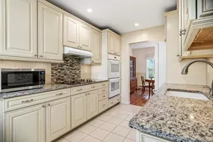 1406 Gotham Ct W, Saint James, NY 11780 - Photo 5