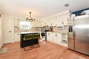 10 Greenwood Blvd, Manorville, NY 11949 - Photo 13