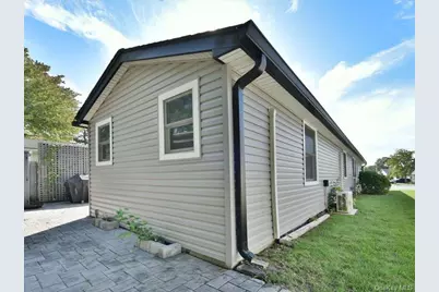 10 Greenwood Boulevard, Manorville, NY 11949 - Photo 23