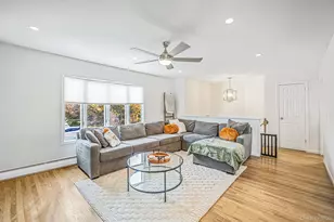 244 Baylawn Ave, Copiague, NY 11726 - Photo 13