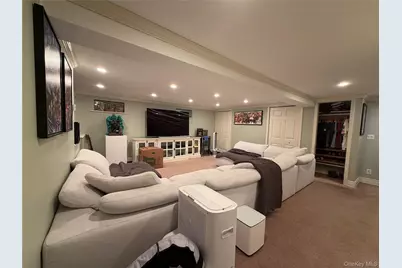 17 Renee Place, Massapequa Park, NY 11762 - Photo 9