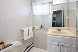 16 Carriage Rd, Great Neck, NY 11024 - Photo 5