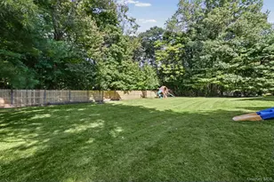 9 Ellen Ct, Glen Cove, NY 11542 - Photo 27