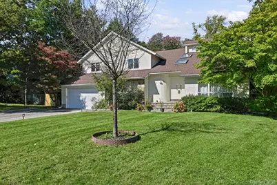 9 Ellen Court, Glen Cove, NY 11542 - Photo 3