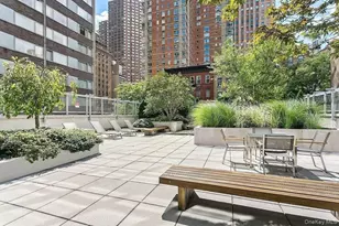 310 W 52nd St, New York, NY 10019 - Photo 5